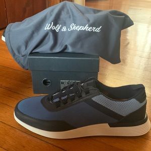 NIB Wolf & Shepherd, crossover Victory Trainer, Mens 12